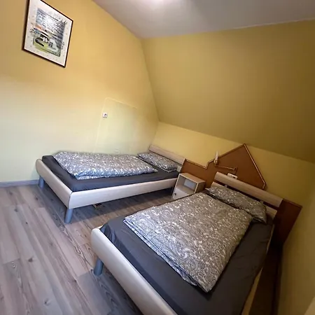 Zur Schwarzen Olive 11 *